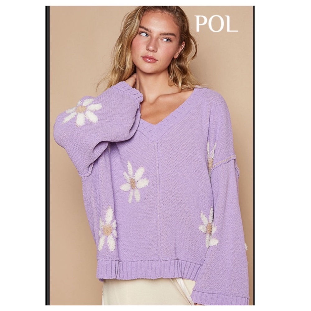 POL Lavender Daisy V-Neck Sweater